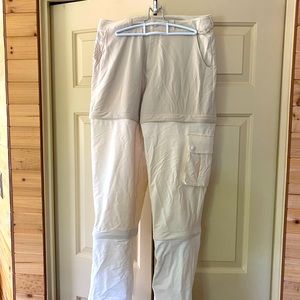 Size M Outdoor Voices tri-color pants. Can turn into capris and shorts! NWOT